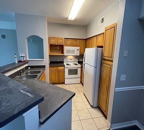 5th image of 3209 Parkchester Square Blvd APT 104