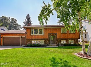1717 19th St NW, East Grand Forks, MN 56721