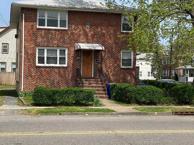 700 Roselle St — Photo 1