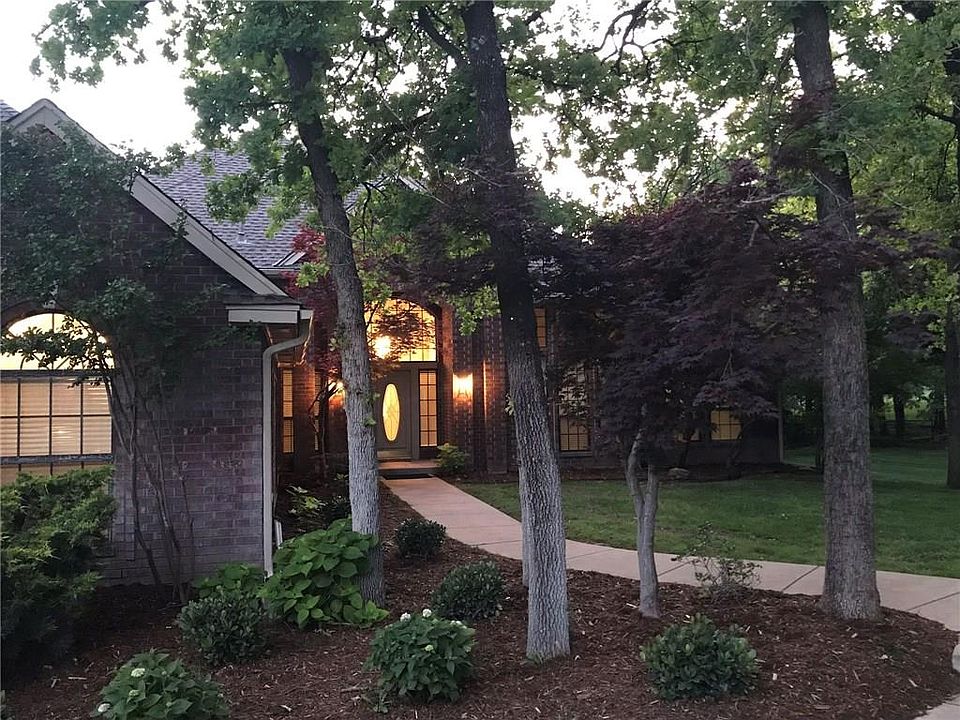 1st image of 9609 Misty Hollow Ln