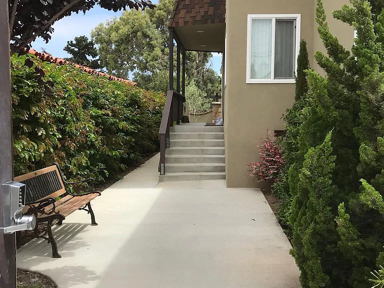 4837 Brighton Ave — Photo 3
