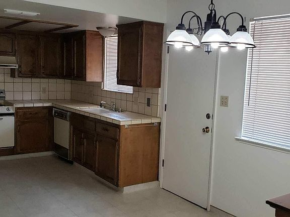 5th image of 4314 N Emerson Ave