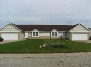705 Burgess Dr, Utica, IL 61373