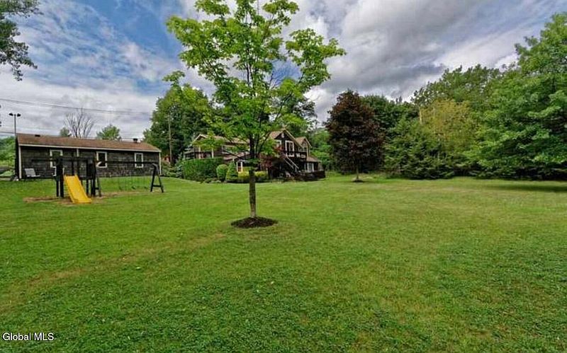 5th image of 1129 Berne Altamont Road