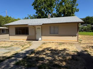 717 NE 10th St, Grants Pass, OR 97526