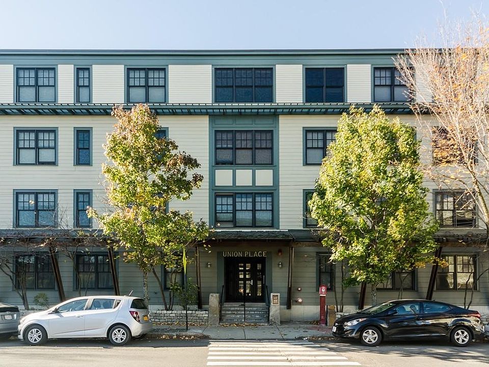 1st image of 432 Norfolk St APT 4H