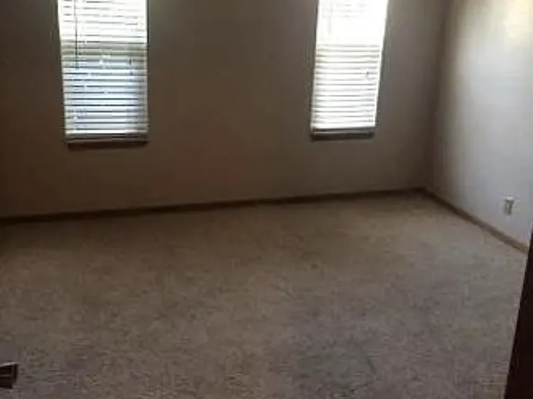 3601 Shannon Dr — Photo 6