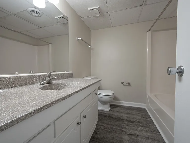 500 Umstead Dr #103-F — Photo 10