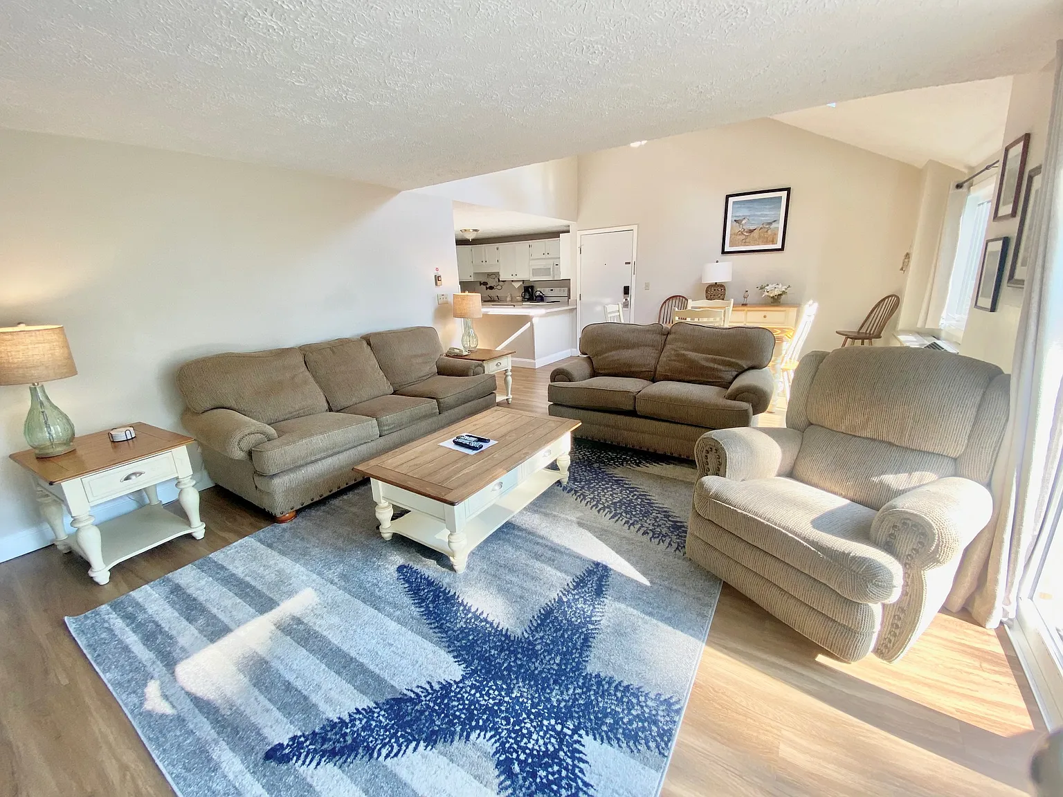 2 bed, 1260 sqft, $1,900 — Photo 4