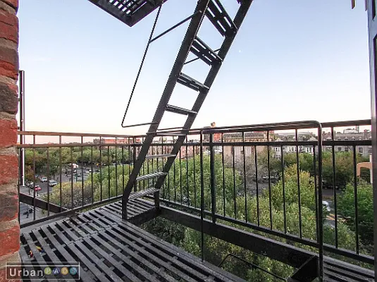 Rented by Greenrock Management | media 17