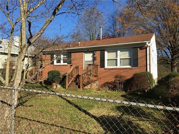 2nd image of 2121 Hollyrood St