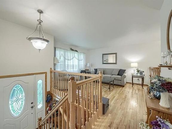 3rd image of 267 Orchard Dr