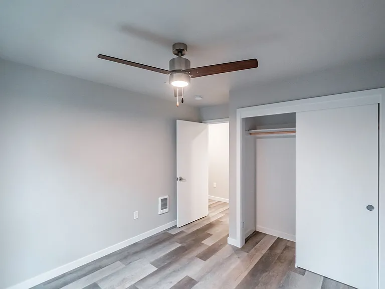 Booster Court — Photo 32