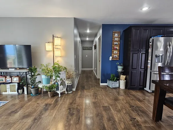 605 6th St, Britton, SD 57430