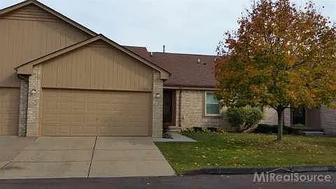 2351 Heritage Pointe Dr photo 1