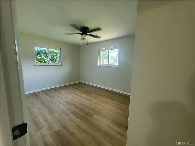 3833 Pobst Dr — Photo 6