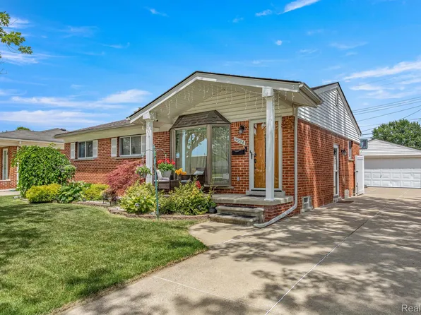 8094 Arnold St, Dearborn Heights, MI 48127