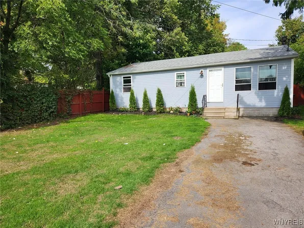 7789 Mill Rd, Gasport, NY 14067
