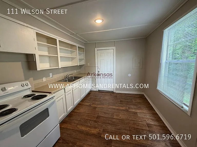 111 Wilson St — Photo 4