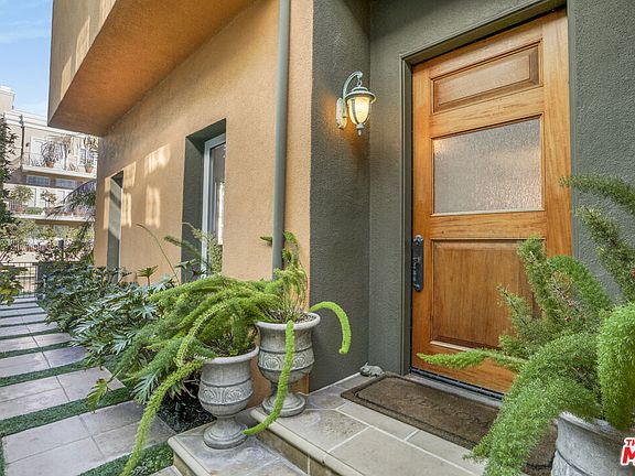 3rd image of 3705 Esplanade