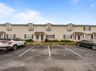 1201 Freeland Ln UNIT J6, Winterville, NC 28590