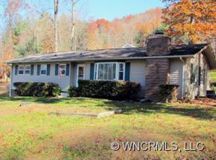 2325 Valencia Dr, Hendersonville, NC 28791