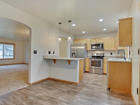 4th image of 8426 130th St E