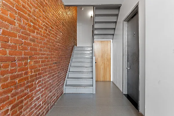 Rented by Safdie Realty Group | media 26