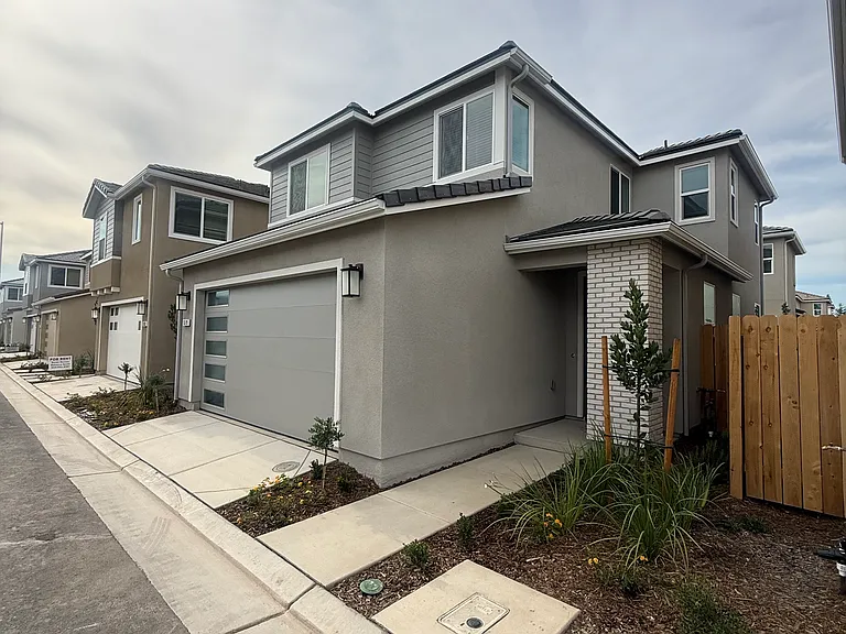 1519 Redbrick Ln — Photo 37