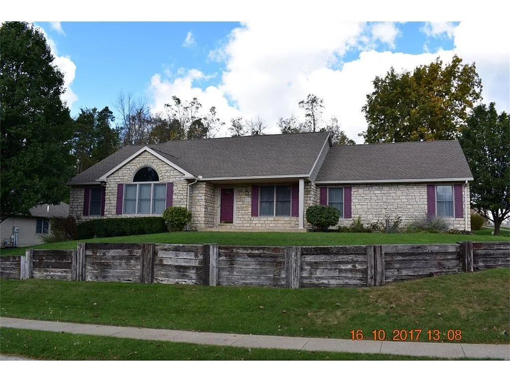 1421 Woodglen Dr photo 1
