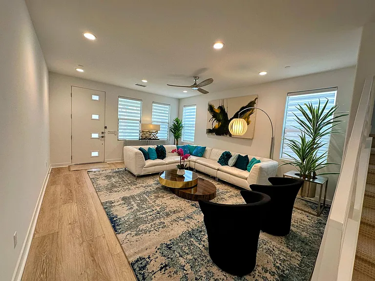 35851 McCarthy St — Photo 3