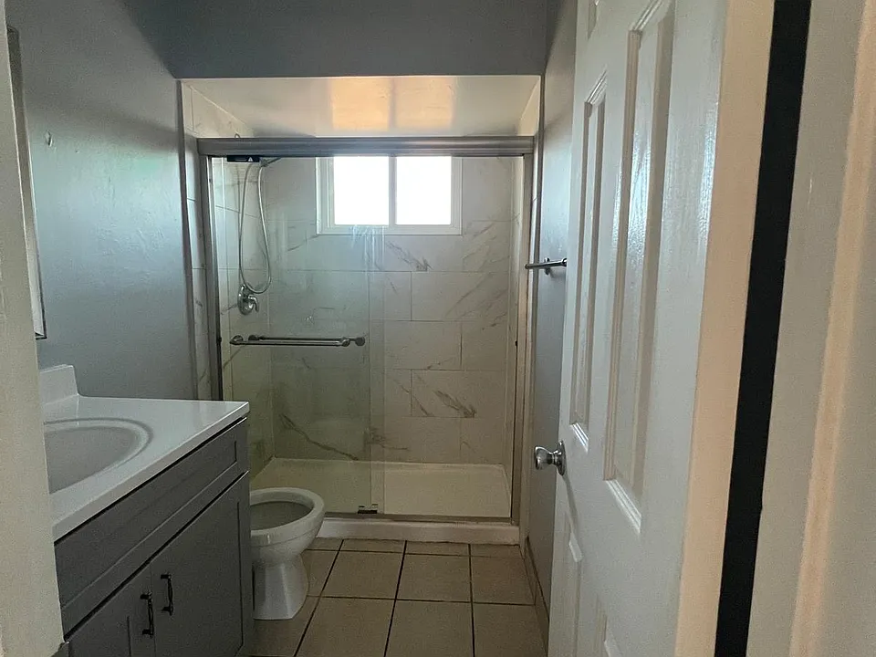 127 Wilson Ave #4
