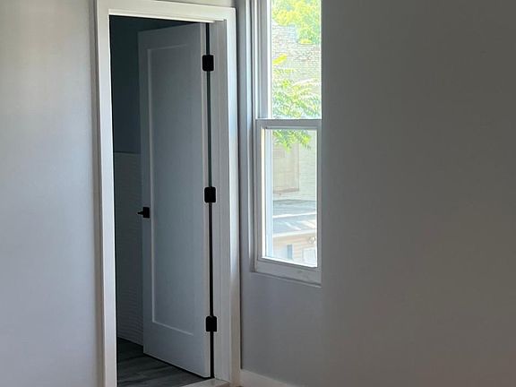 5th image of 386 21st St Floor 1