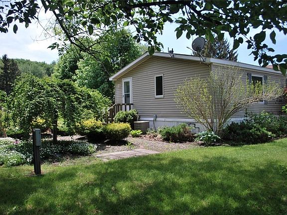 3rd image of 7 Chestnut Ln