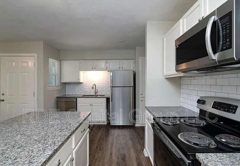 8045 W Elizabeth Ln #223 — Photo 7