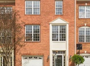 12915 Wood Crescent Cir, Herndon, VA 20171
