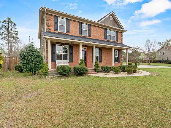 3rd image of 8 Rye Ln