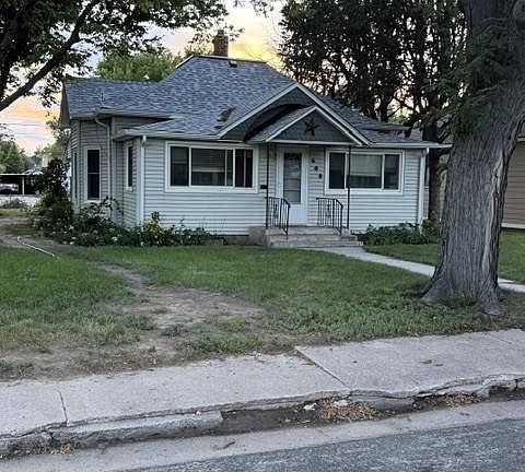 2nd image of 608 S Ash St