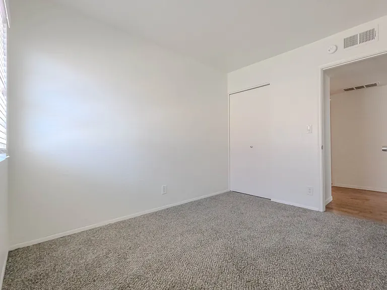 1219 E Townley Ave — Photo 16