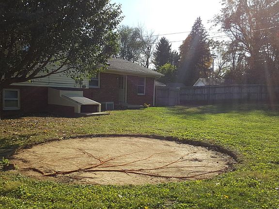 5th image of 104 Derby Ct