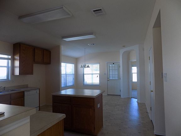 3rd image of 546 Granite Clf