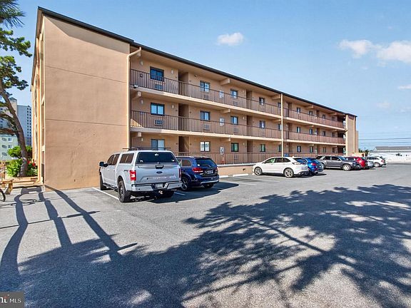 4th image of 16 51st St Unit 205