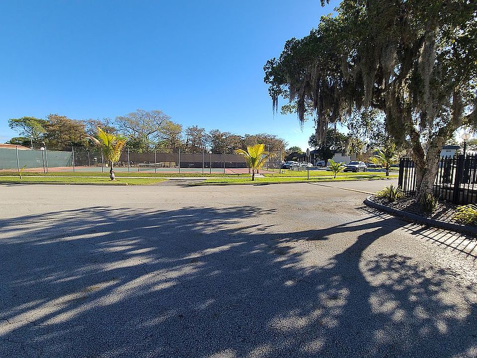 2nd image of 7831 Colony Cir N APT 101