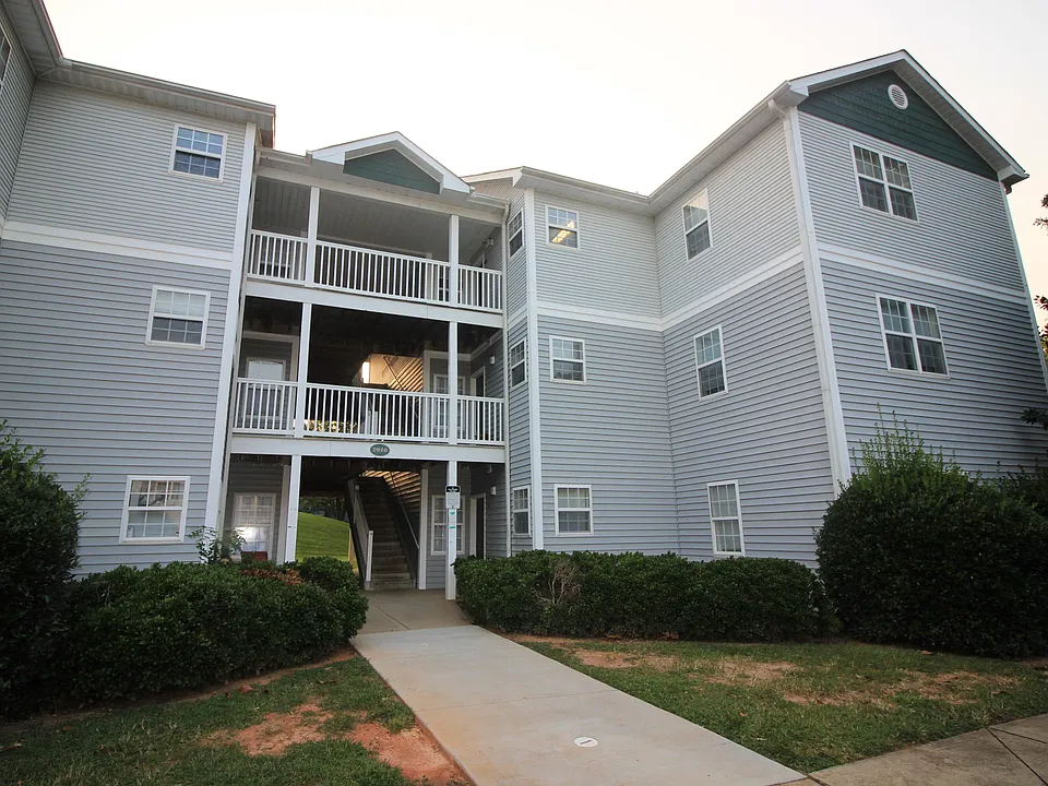 2010 Wolfmill Dr #303