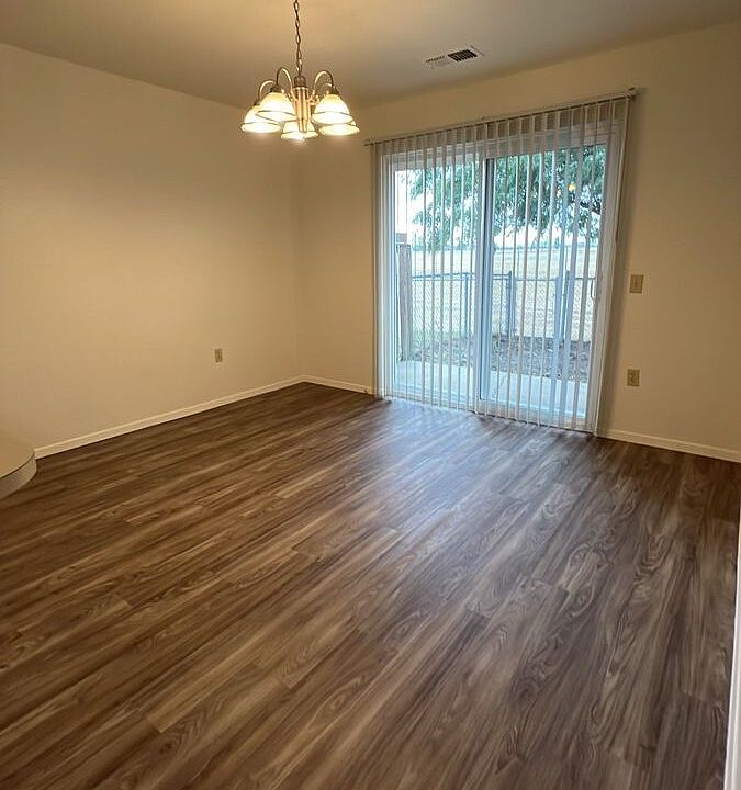 1st image of 1342 Dakota Dr