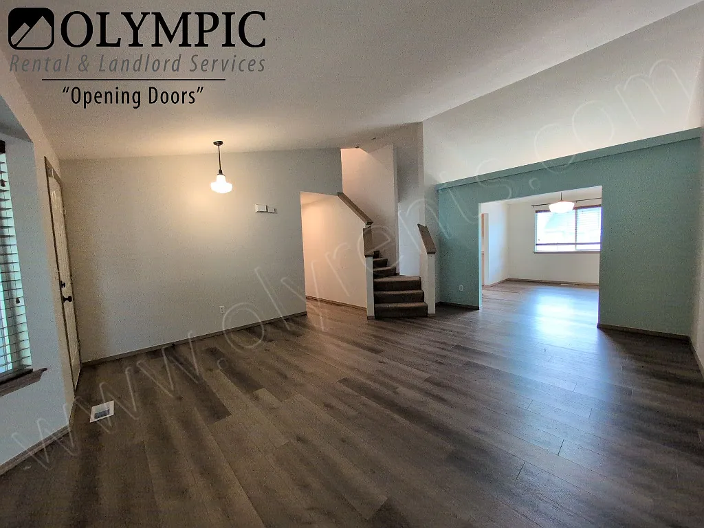 3 bed 2.5 bath 2-story home SE Lacey! — Photo 3