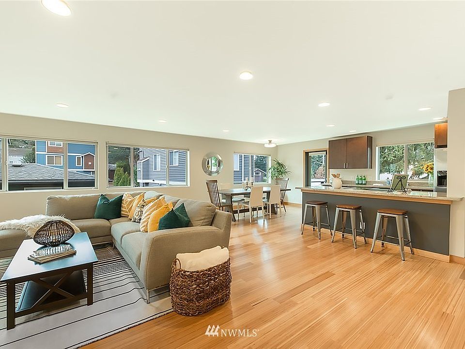 1st image of 12339 14th Ave NE #A