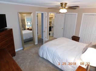 96 Mechanic St APT B, Foxboro, MA 02035