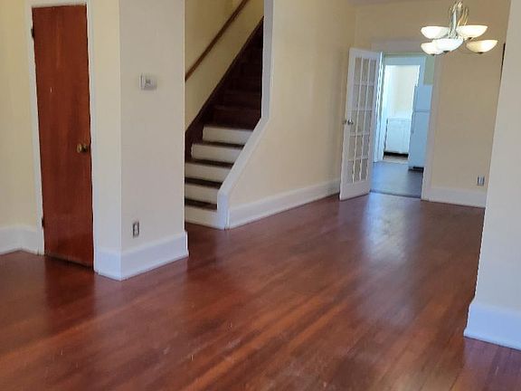 4th image of 172 Poplar St