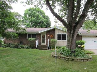 1605 Larkspur Dr, Rockford, IL 61107